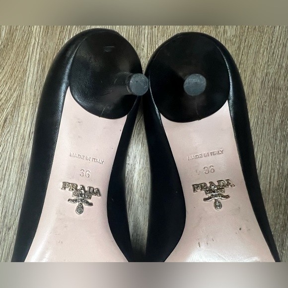 Prada Black Leather Logo Bow Kitten Heel Pumps Size 36 Blue Size 6 - Picture 8 of 9